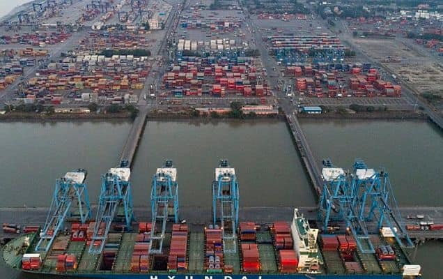 India's Major Ports Handled Record 915 Million Tonnes Cargo In FY26, Surpass Annual Target 