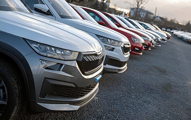 Passenger vehicle dispatches rise 10.6% in February to 4,17,705 units: SIAM