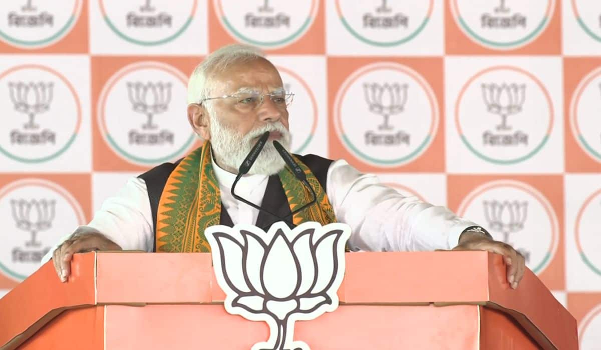 PM Modi’s high-energy speech electrifies the Siliguri crowd 