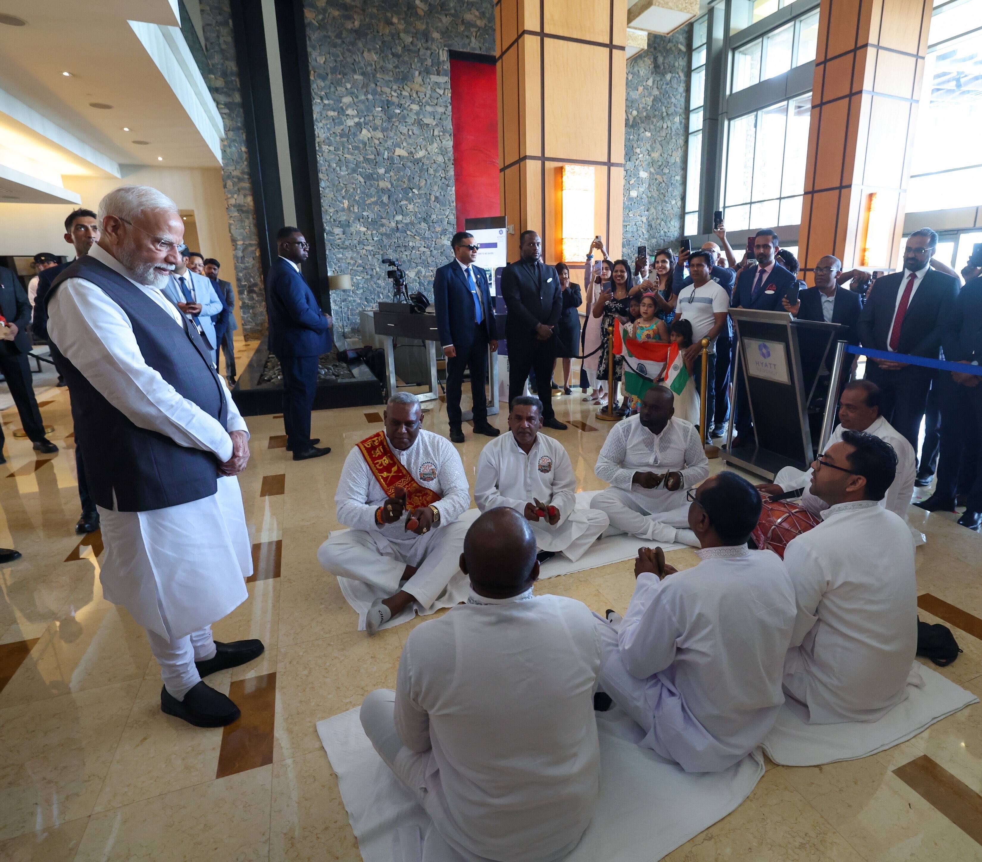 وزیر اعظم نے پورٹ آف اسپین میں بھوجپوری چوتال کی پرفارمنس کی تعریف کی