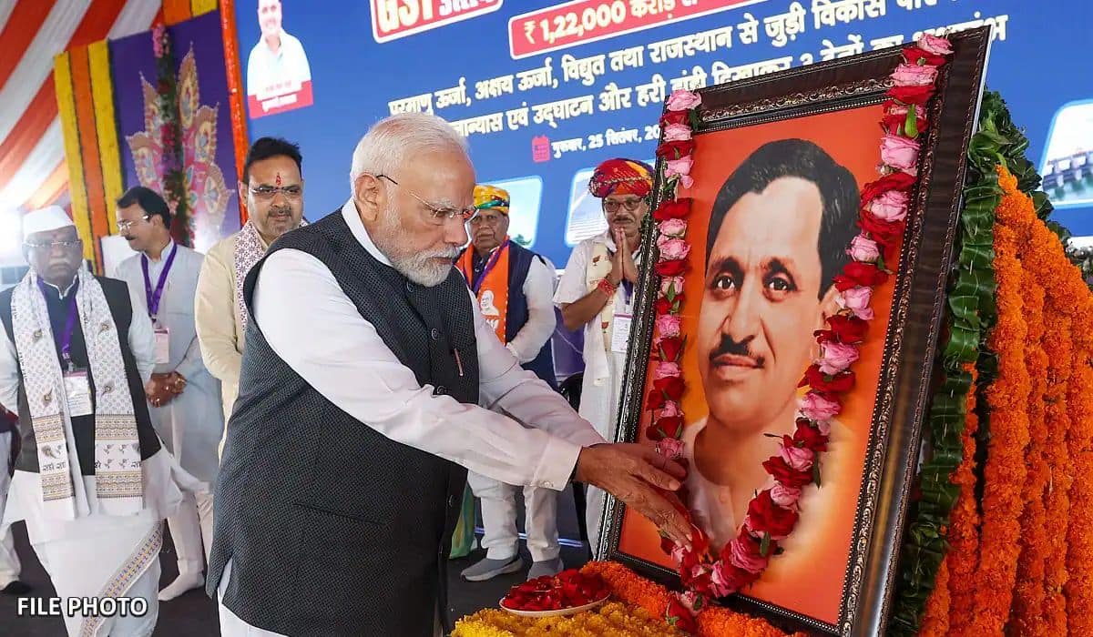 Prime Minister pays homage to Pandit Deendayal Upadhyay ji