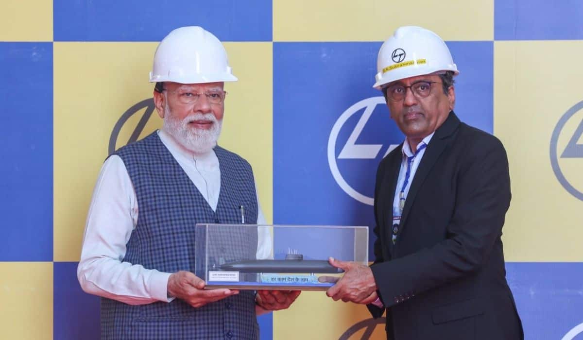Prime Minister visits L&T complex at Hazira, Gujarat