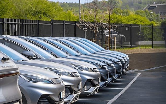 Passenger vehicle dispatches rise 16% to 4,42,460 units in March: SIAM