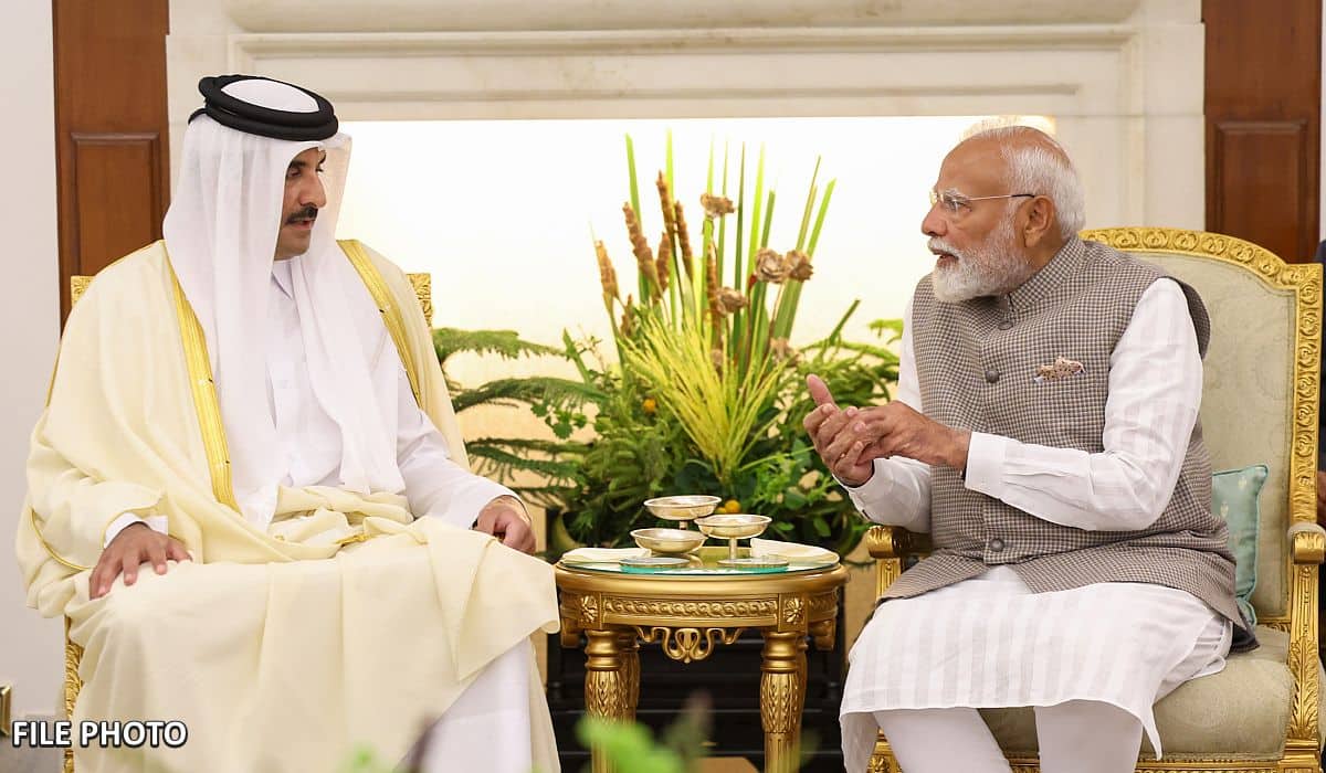Prime Minister Speaks with Amir of Qatar