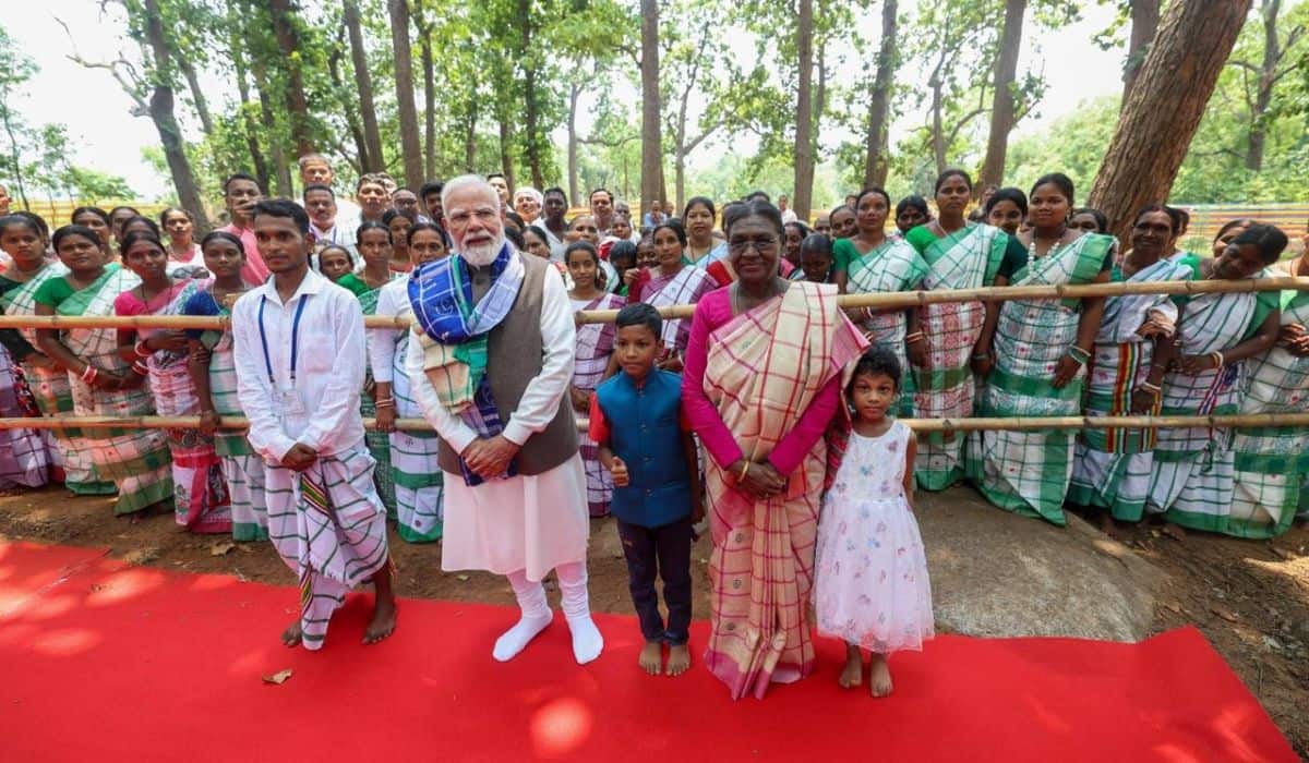 Prime Minister visits Pahadpur village in Odisha with President of India, Smt. Droupadi Murmu on her birthday