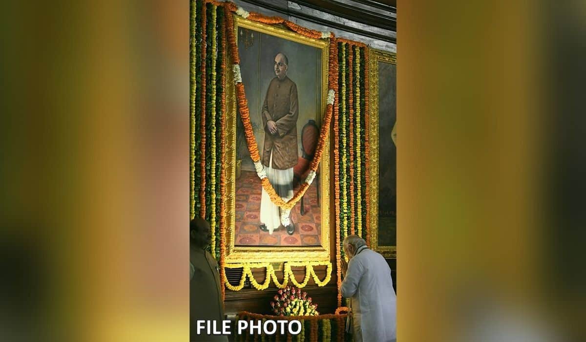 Prime Minister pays homage to Dr. Syama Prasad Mookerjee on his Balidan Diwas, shares Sanskrit Subhashitam