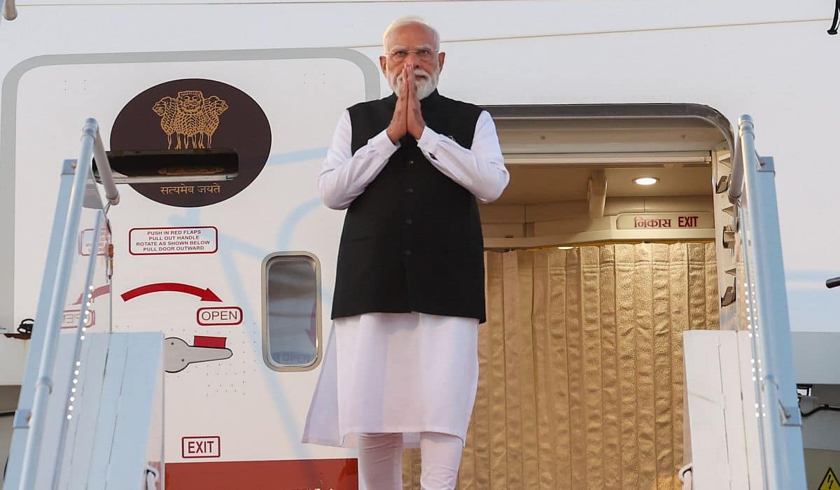 PM Modi arrives in Paris