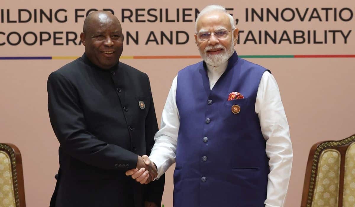 Prime Minister meets with the  President of Republic of Burundi on the sidelines of the BRICS Summit in New Delhi