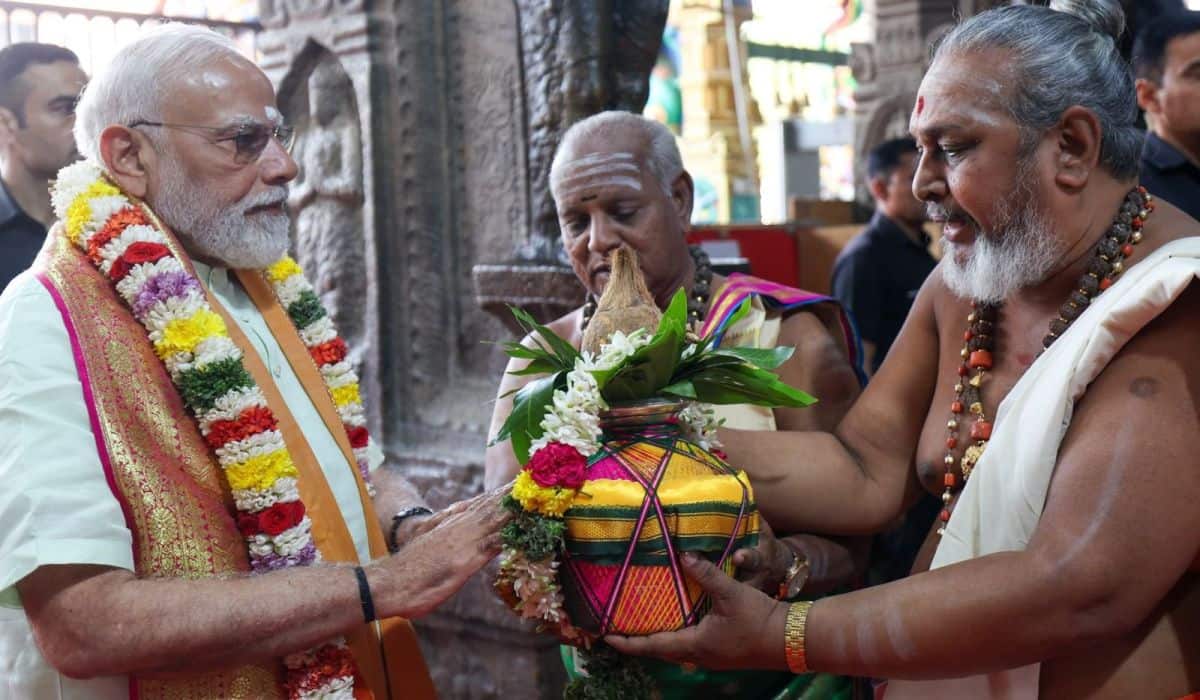 PM Modi offers prayers at Arulmigu Subramaniyaswamy Temple, Thirupparankundram in Madurai