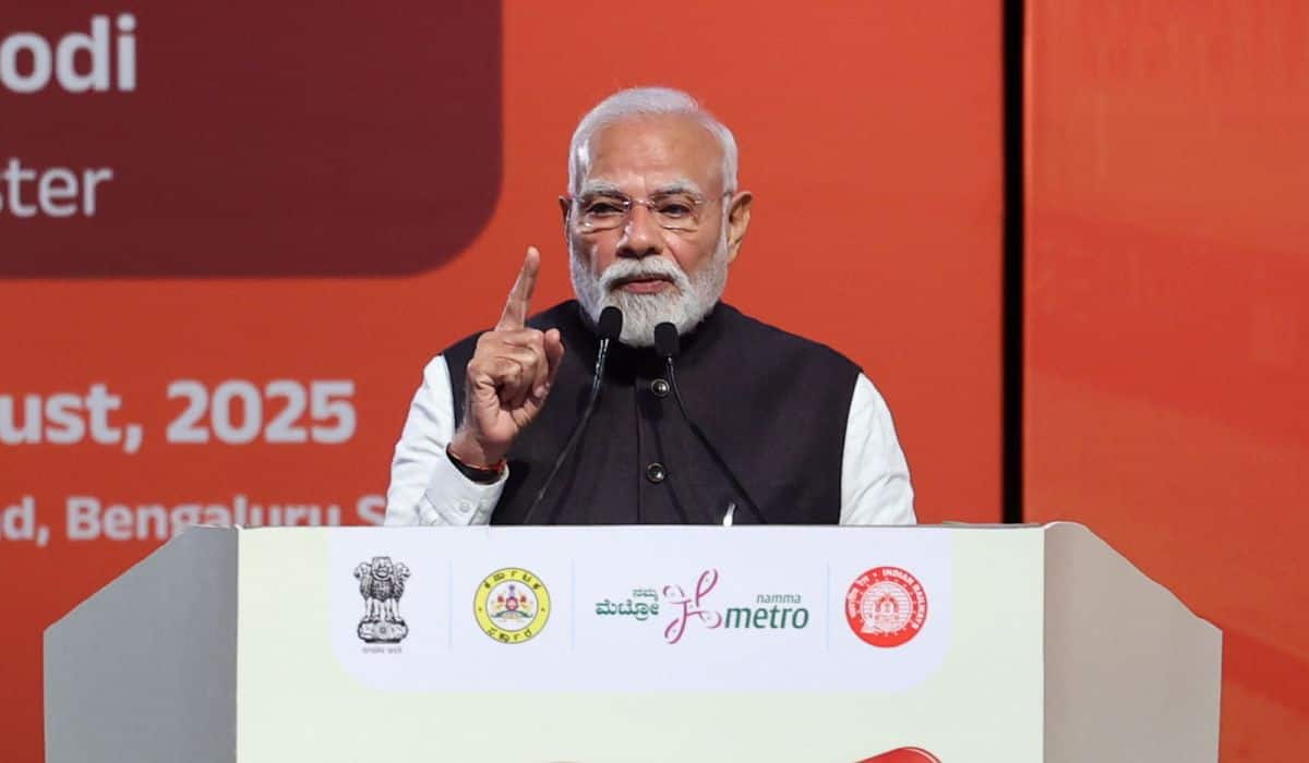 The journey to a Viksit Bharat will move forward hand in hand with Digital India: PM Modi in Bengaluru The journey to a Viksit Bharat will move forward hand in hand with Digital India: PM Modi in Bengaluru