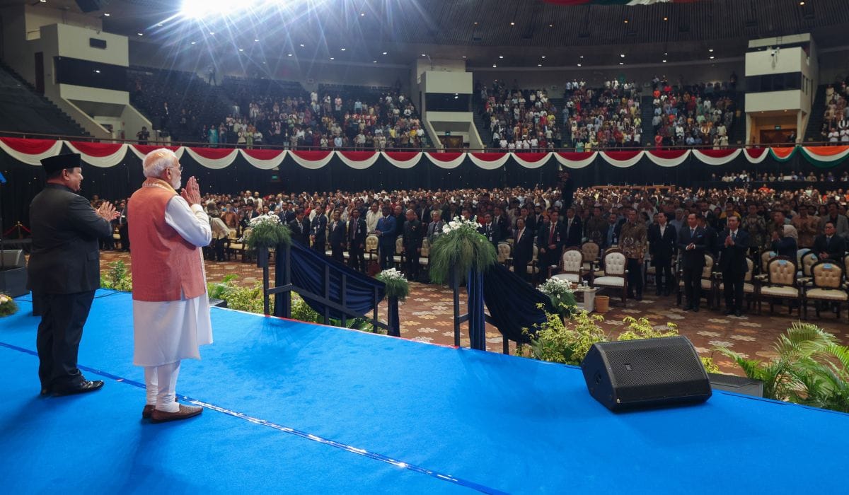 Prime Minister addresses the Indian diaspora in Jakarta