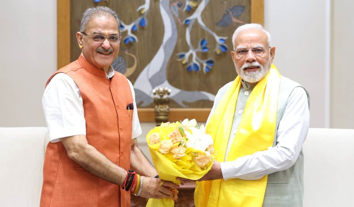લદ્દાખના લેફ્ટનન્ટ ગવર્નર પ્રધાનમંત્રીને મળ્યા