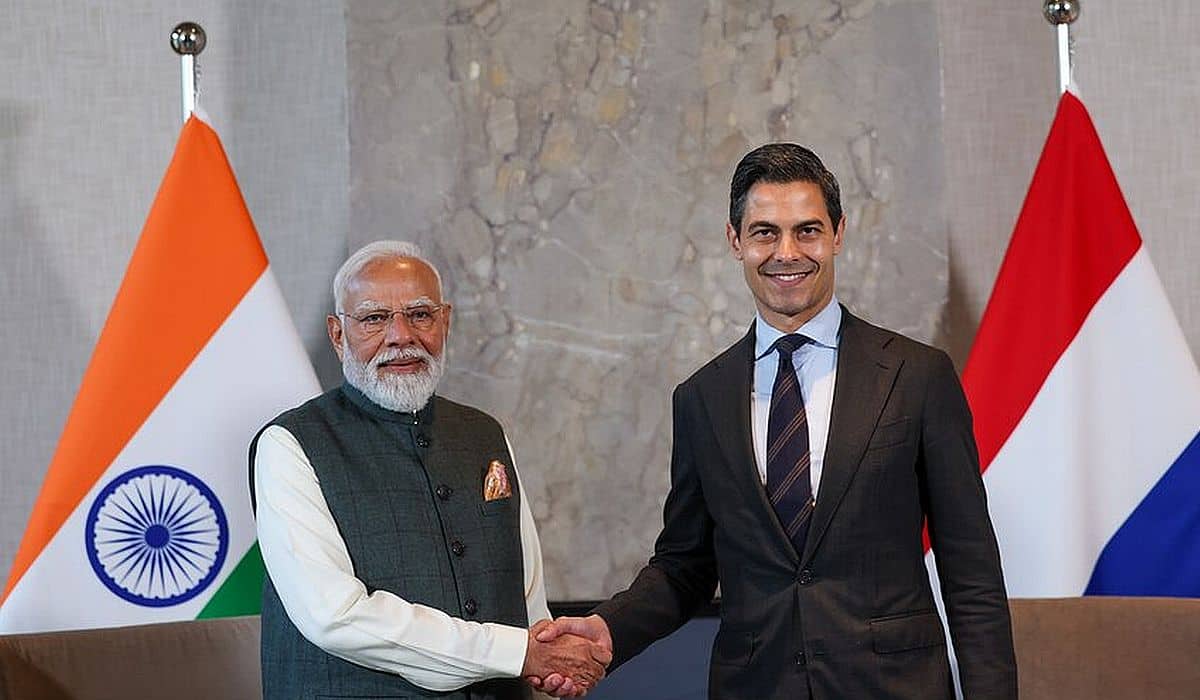 Prime Minister holds official talks with Prime Minister of Netherlands