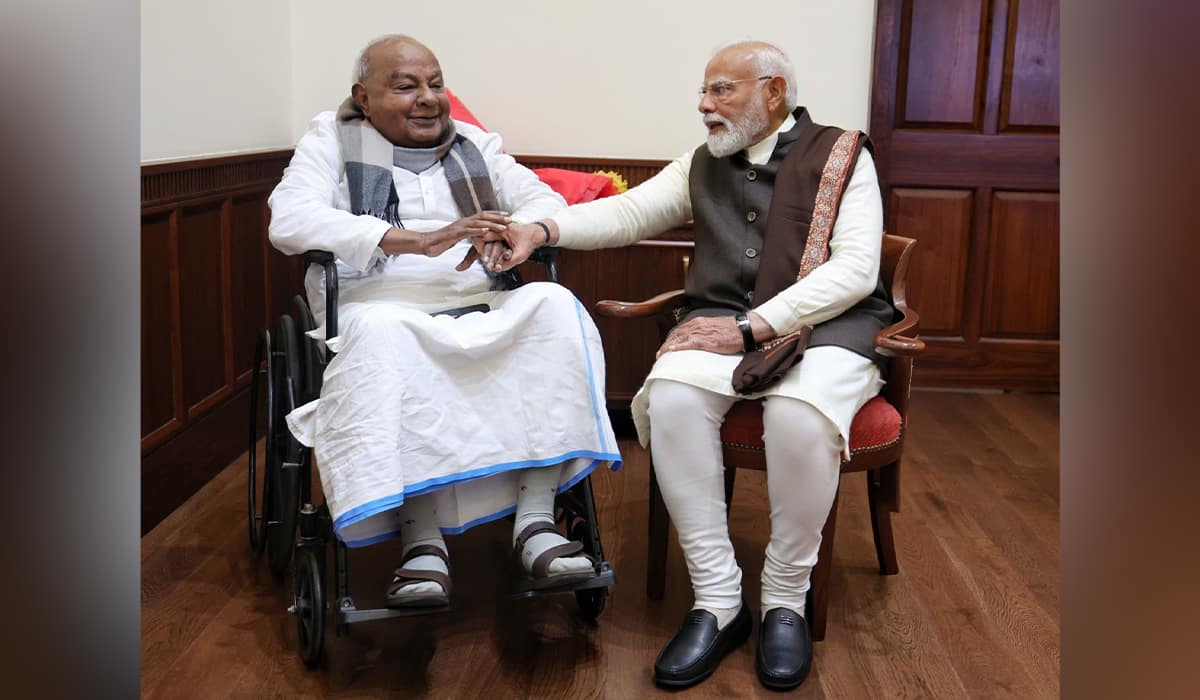 Shri HD Deve Gowda Ji meets the Prime Minister