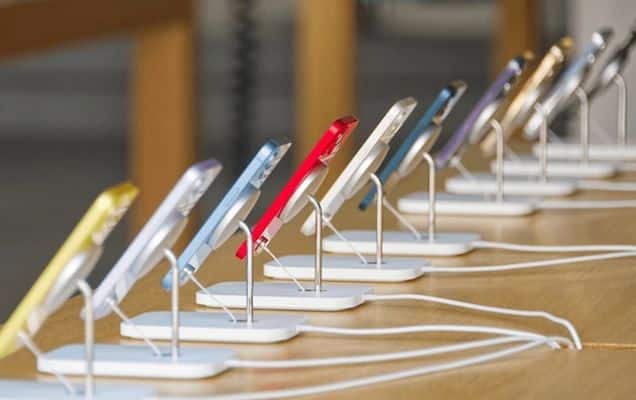‘Made in India’ phones go global: Smartphone exports jump 165 times to Rs 2.59 lakh crore