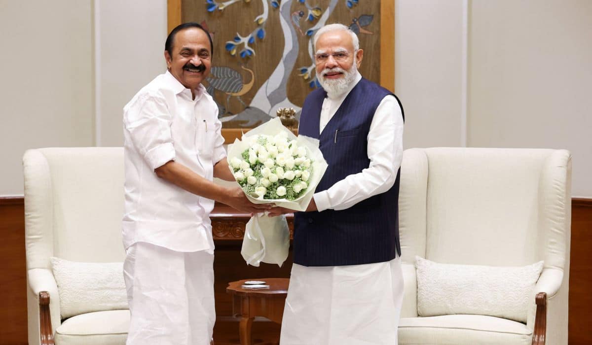 Chief Minister of Keralam meets Prime Minister