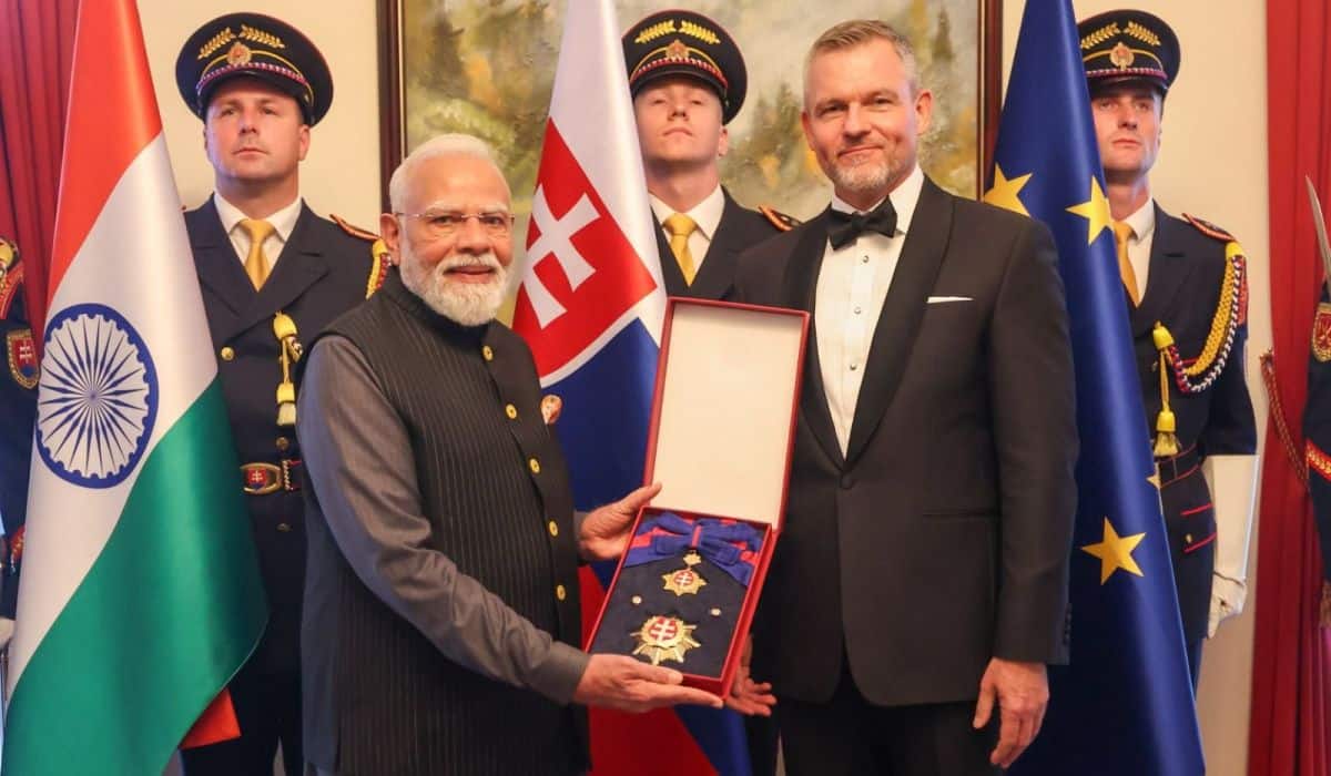 Prime Minister conferred with the highest national honour of the Slovak Republic - ''Order of the White Double Cross, 1st Class''