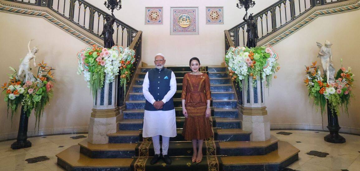 पंतप्रधानांनी थायलंडच्या पंतप्रधानांची घेतली भेट