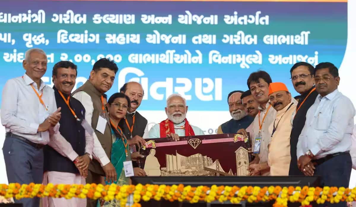 PM Modi launches the Surat Food Security Saturation Campaign Programme