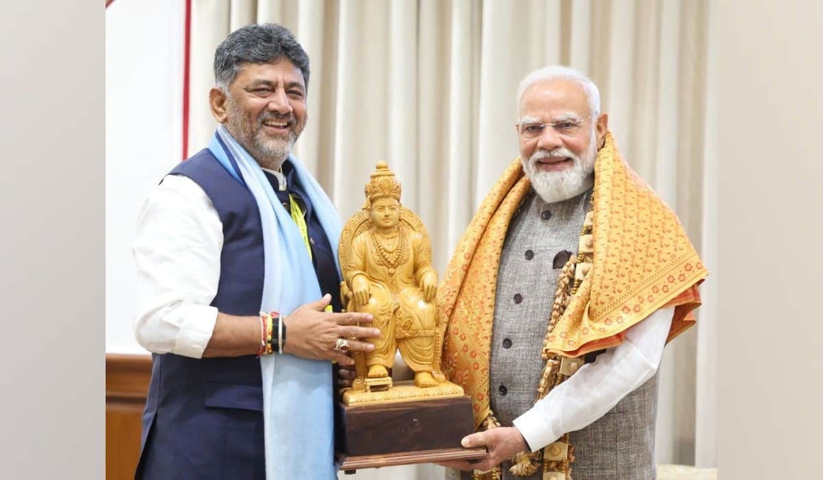 Chief Minister of Karnataka meets Prime Minister