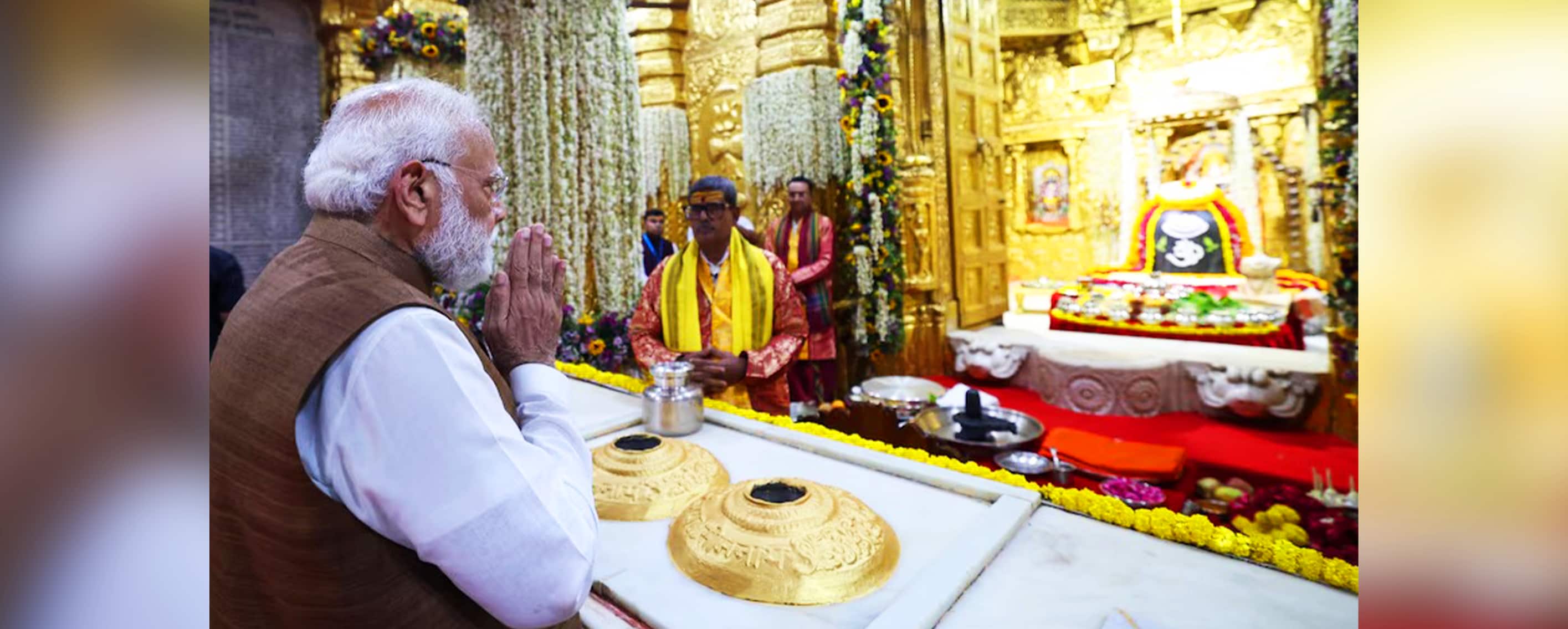 Prime Minister performs Mahapuja and Kumbhabhishek at the Somnath Temple, Gujarat