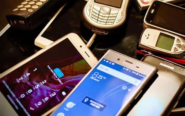 Economic Survey 2026: Mobile Manufacturing Drives India Electronics Exports To Rs 5.12 Lakh Crore