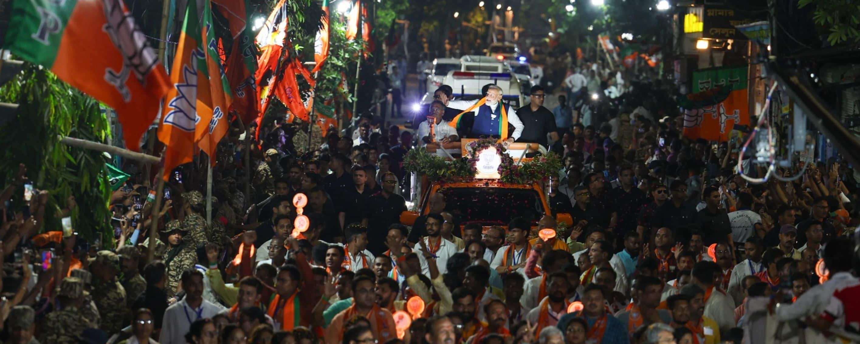 Kolkata erupts in joy during PM Modi’s MEGA roadshow