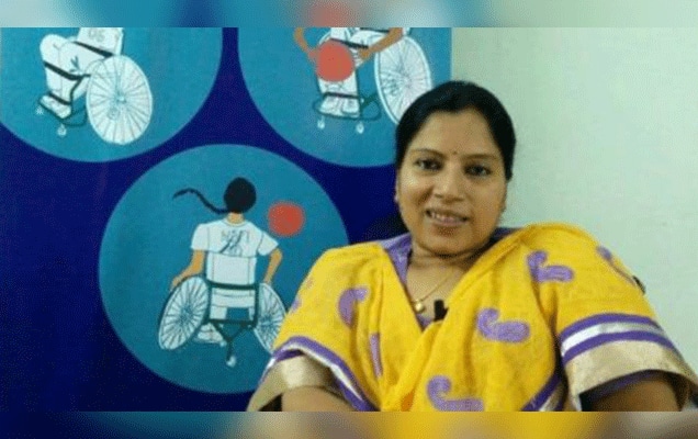 Reading the letter from PM Modi para-swimmer and author of “Swimming Against the Tide” Madhavi Latha Prathigudupu, gets emotional