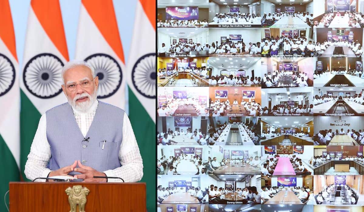 Participants of Viksit Vibrant Village Programme share their experiences with PM Modi