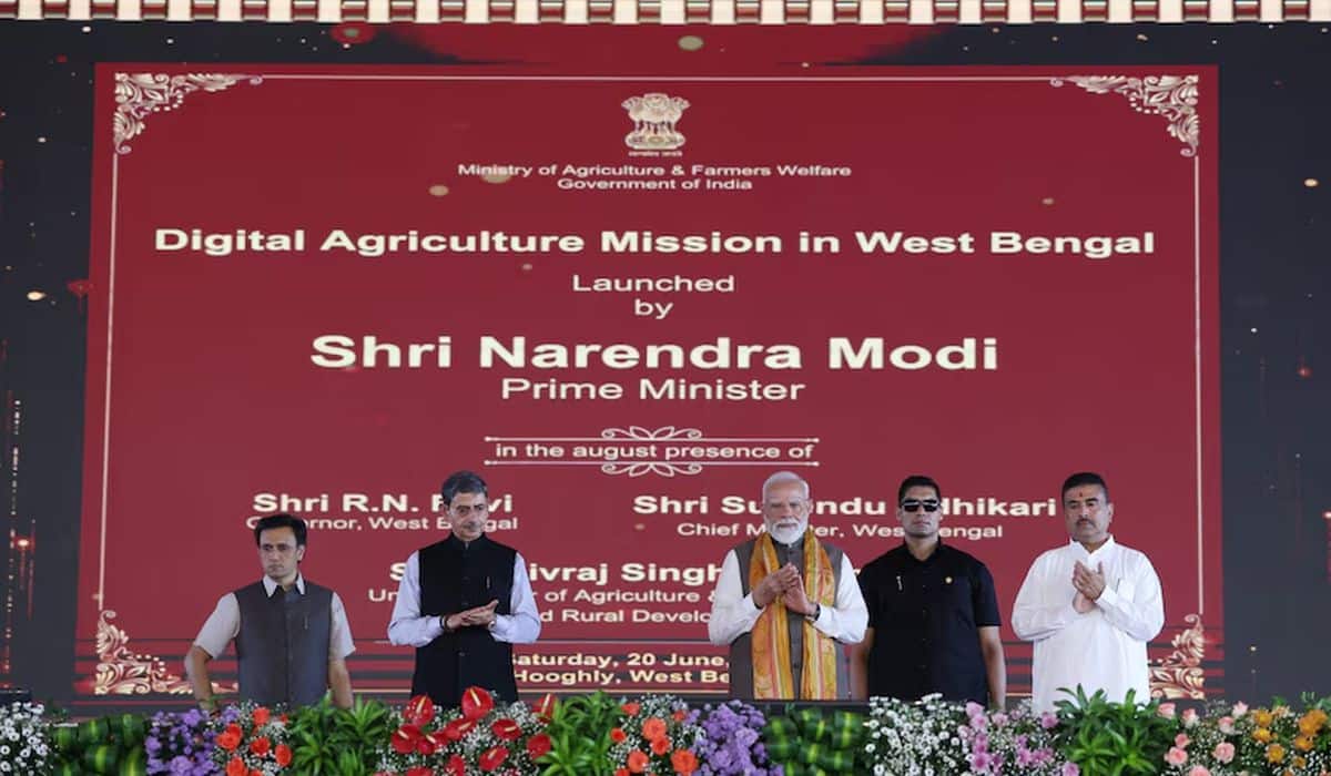 Prime Minister Shri Narendra Modi participates in Paschimbanga Divas celebrations in Hooghly, West Bengal