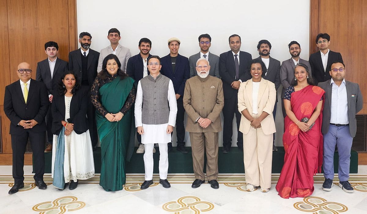 PM holds roundtable with CEOs of AI and deeptech startups at Seva Teerth
