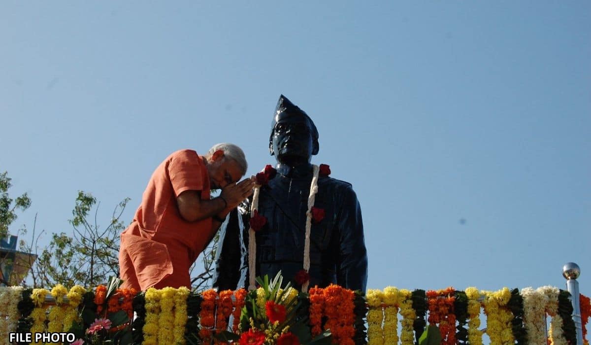 Prime Minister pays tribute to Netaji Subhas Chandra Bose on Parakram Diwas
