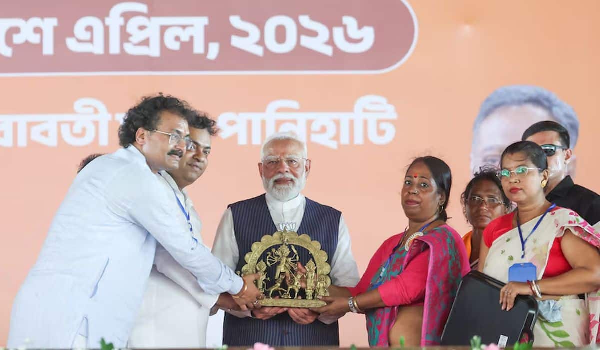 PM Modi ignites Dum Dum and Jadavpur with fiery addresses