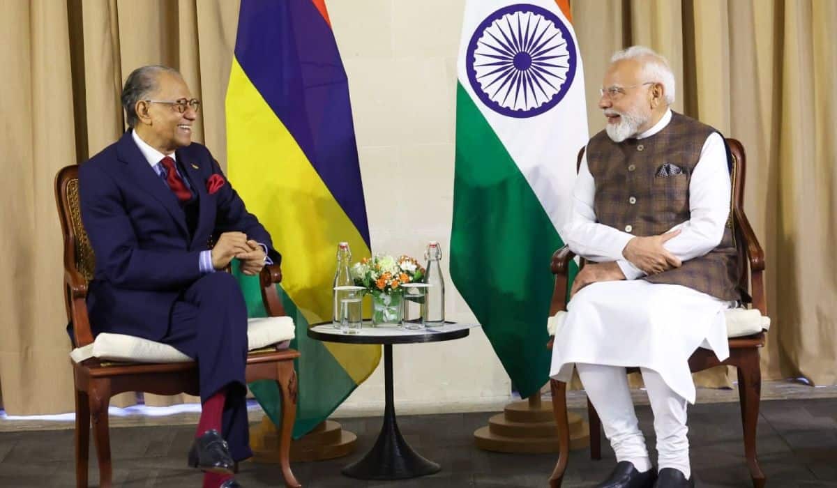 Prime Minister meets with the Prime Minister of Mauritius