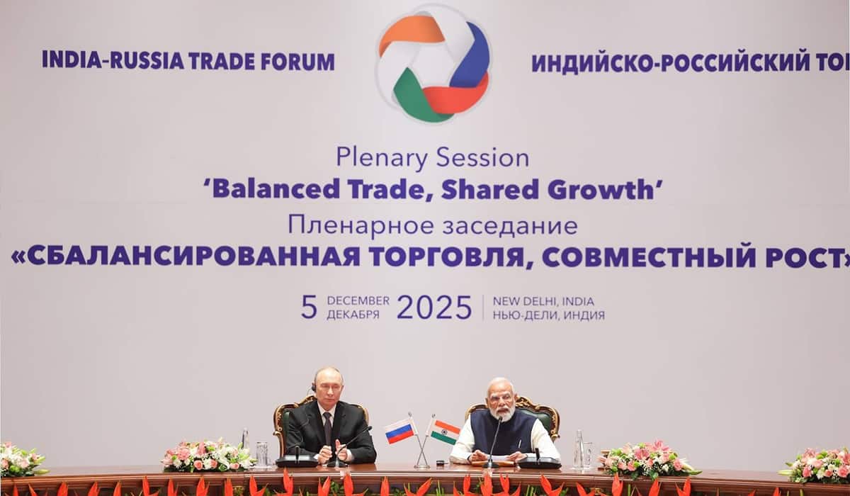 Prime Minister Shri Narendra Modi addresses the India – Russia Business Forum with Russian President H.E. Mr. Vladimir Putin