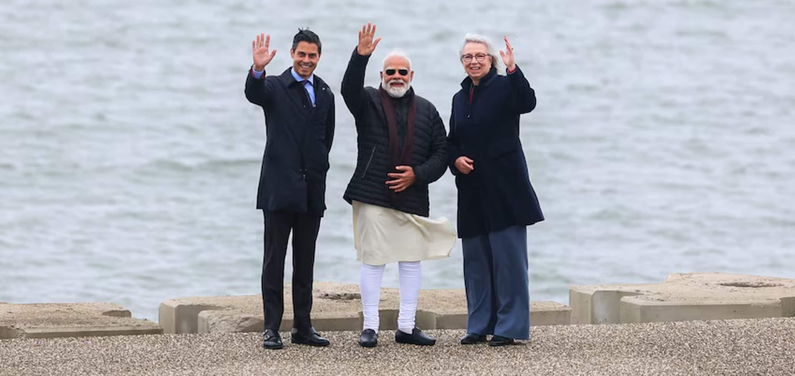 Prime Minister visits Afsluitdijk Dam