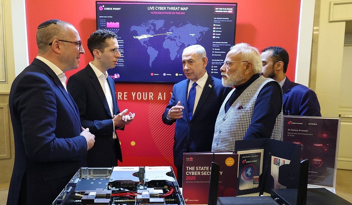 Prime Minister visits Tech Exhibition in Jerusalem