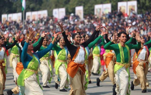 2,500 artists dance on Vande Mataram embodying India’s spirit of unity in diversity