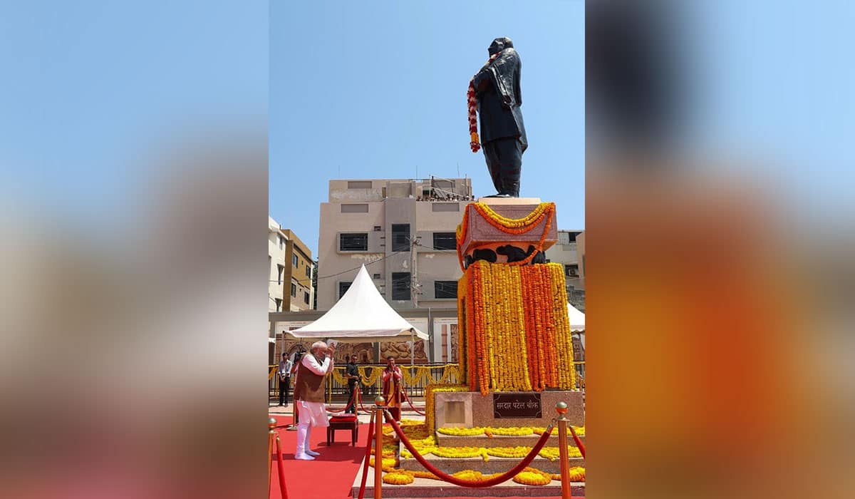 Prime Minister pays heartfelt tributes to Sardar Vallabhbhai Patel at Somnath, Gujarat