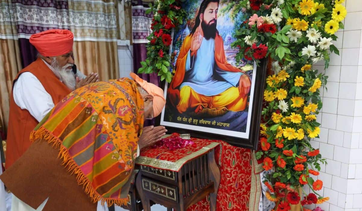 Prime Minister visits Dera Sachkhand Ballan