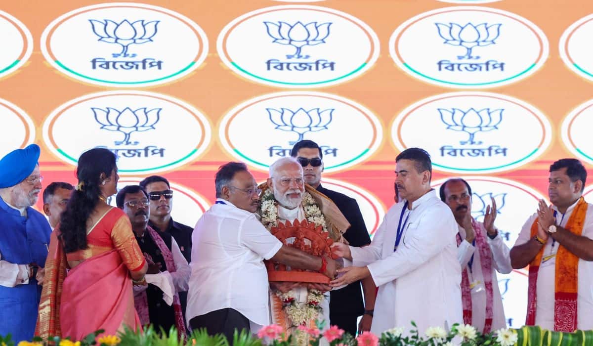 PM Modi calls for a Viksit Bengal at Durgapur rally!