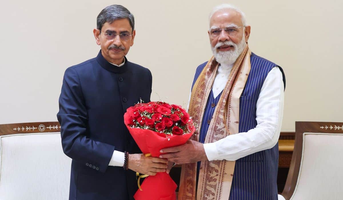Governor of West Bengal meets the Prime Minister