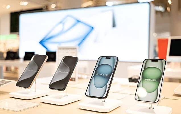 Led by iPhones, ‘Made in India’ smartphone exports grow 28% y-o-y in CY25: Counterpoint 