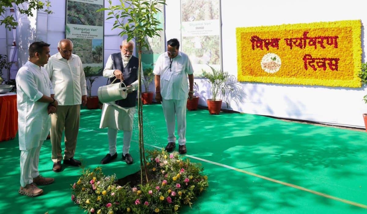 Prime Minister plants tree in Surat under the 'Ek Ped Maa Ke Naam' campaign on World Environment Day