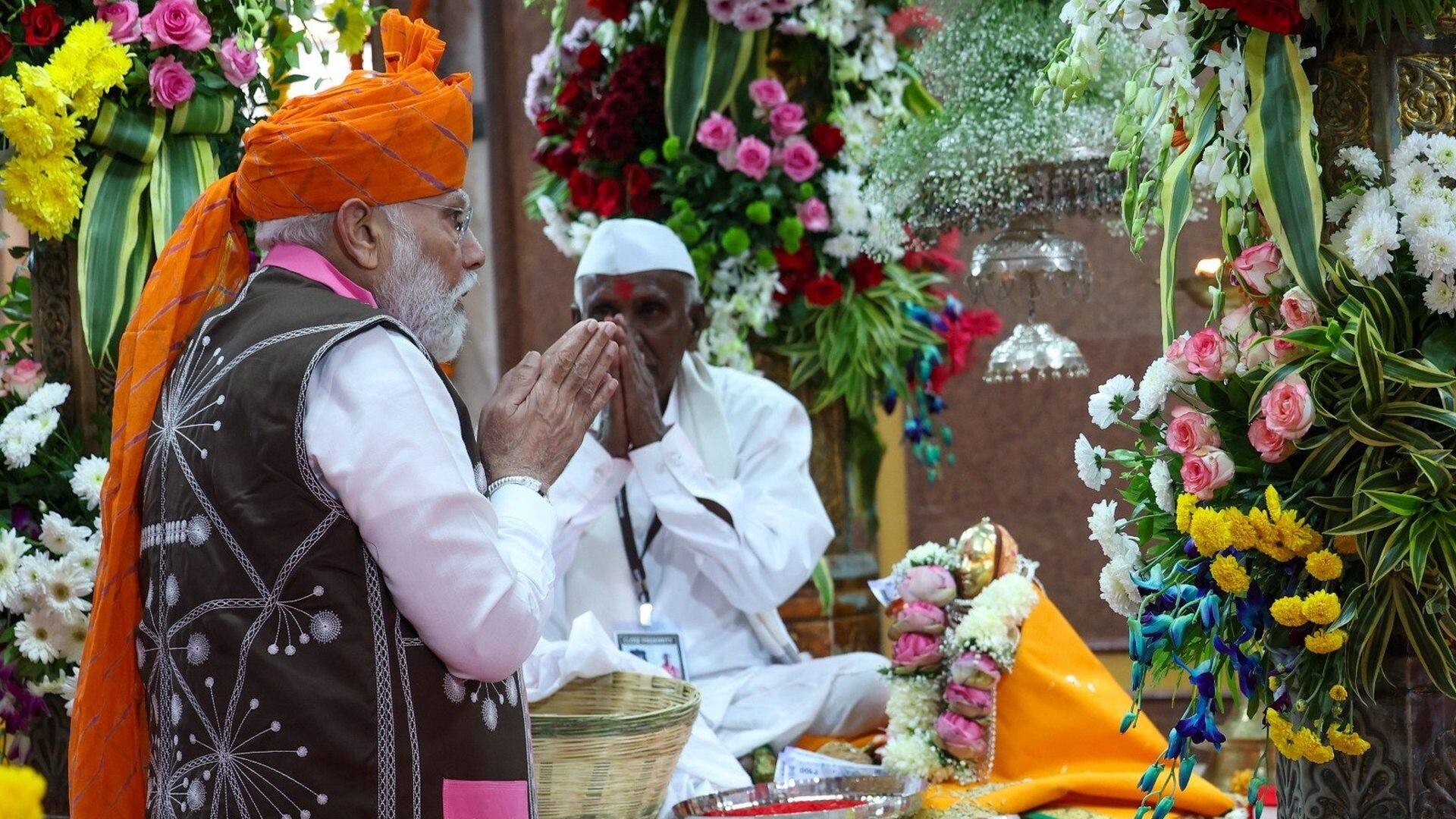 जनजातीय गौरव दिवस पर पीएम मोदी ने देवमोगरा माता मंदिर में देश की खुशहाली के लिए प्रार्थना की
