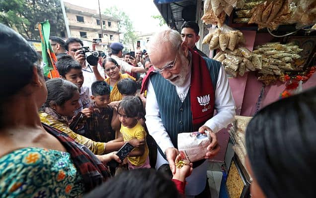 PM Modi’s 'jhalmuri break' steals show in West Bengal's Jhargram 