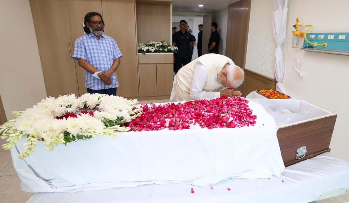 PM visits Sir Ganga Ram Hospital to pay homage to Shri Shibu Soren Ji PM visits Sir Ganga Ram Hospital to pay homage to Shri Shibu Soren Ji