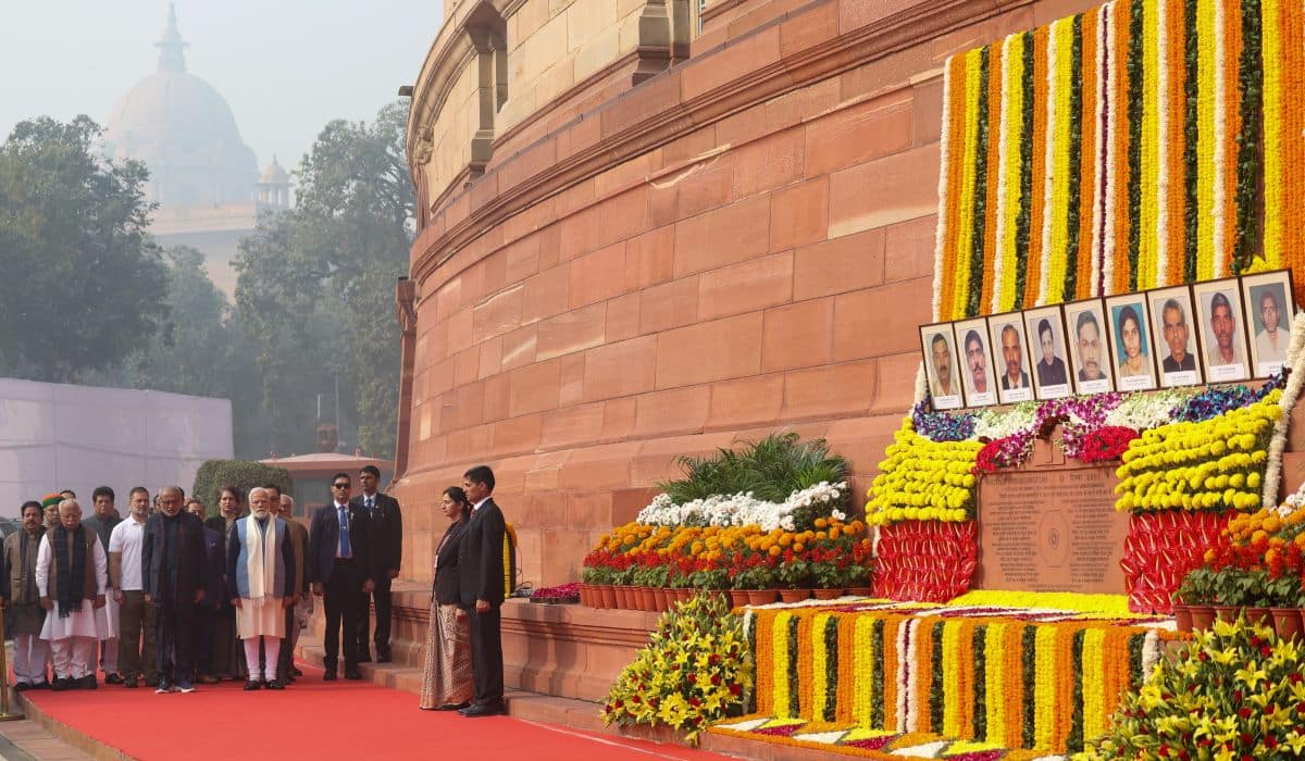 Prime Minister Pays Tribute to the Martyrs of the 2001 Parliament Attack