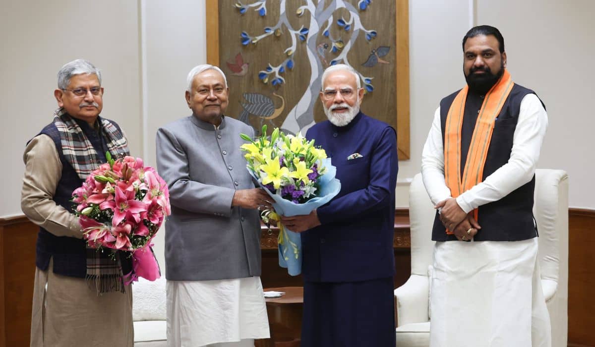Chief Minister and Deputy Chief Minister of Bihar and Union Minister meet Prime Minister
