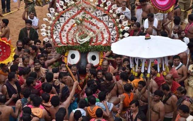 On Puri’s Grand Road, a devotee’s submission